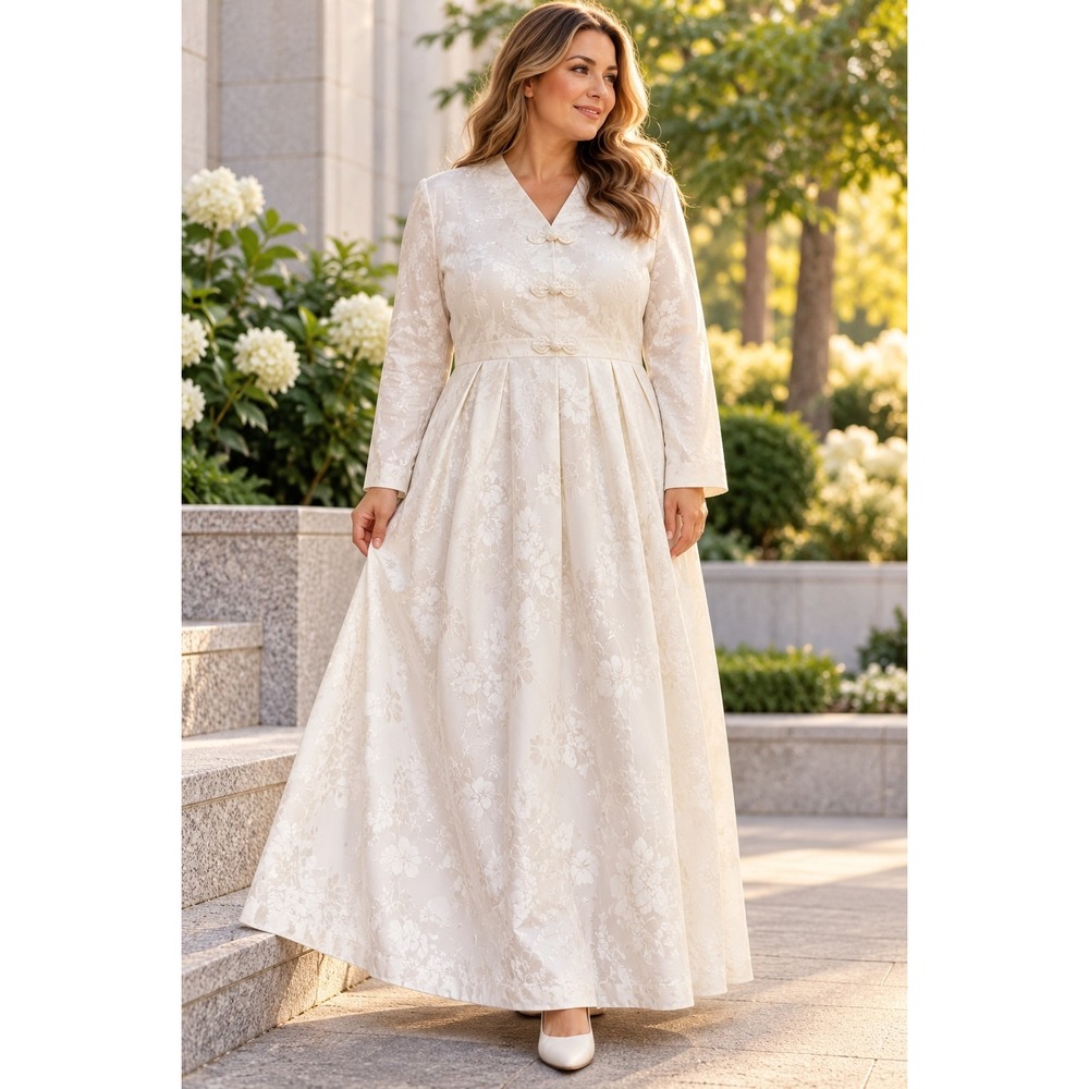 White Elegance 2XL Ivory Floral Satin Nightgown Long Sleeve Button Collared